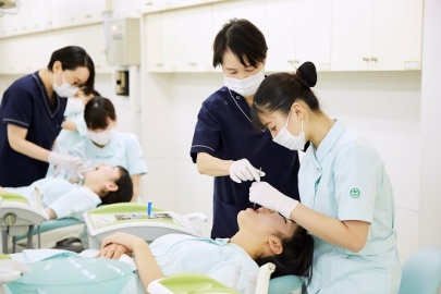大阪府歯科医師会附属歯科衛生士専門学校 完全担任制だからこその細やかなサポート