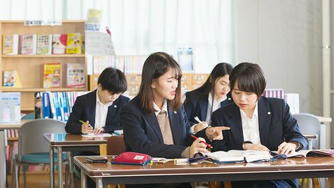 関西看護専門学校 【国家試験対策で資格取得をサポート】