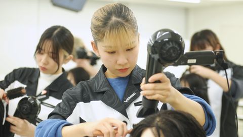 山野美容専門学校 一人ひとりが授業を選ぶ「選択制カリキュラム」