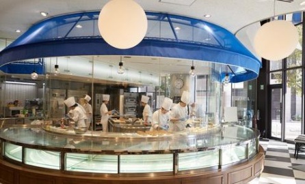 神戸国際調理製菓専門学校 あらゆるシーンを想定した実習室！オープンな雰囲気の中で、のびのび学ぼう！