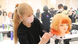 個性を伸ばすカリキュラム（愛媛県美容専門学校）