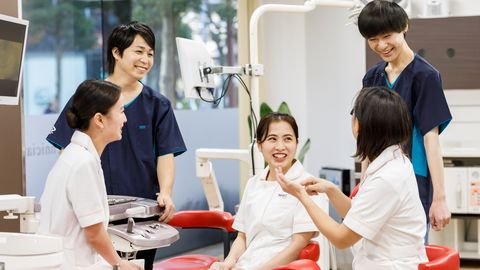新東京歯科技工士学校 歯科衛生士学校と一緒に行う、人気の「特別授業」