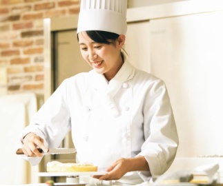 東京ベルエポック製菓調理専門学校 業界との連携が強いベルエポックだから、ホテル・ウェディング分野を中心に希望の就職を実現！