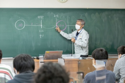 九州電気専門学校 約7割が電気初心者・約4割が再進学者