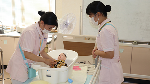福山医療専門学校 2018年4月より看護学科（3年制）開設！今春、4期生が巣立ちました。