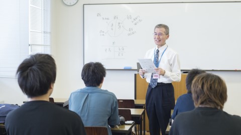 金沢学院大学 【経済学部】質を極めた深い学びで、地域経済の未来を拓く