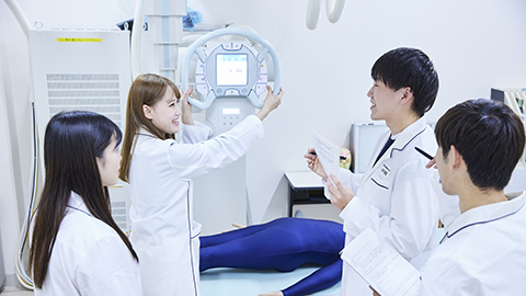 京都医療科学大学 放射線のプロによる学びと実践の場が用意されています