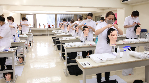 広島県理容美容専門学校 万全の国家試験対策