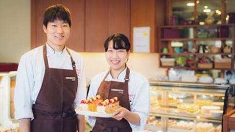 愛媛調理製菓専門学校 夢に合わせて選択できる4つのコースで社会に役立つ「食」のスペシャリストをめざす