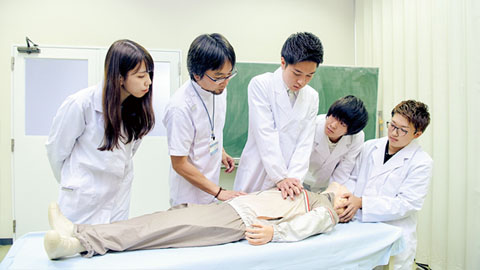 大阪行岡医療専門学校長柄校 長年の実績により多くの医療機関との強いネットワークで毎年好調な就職を実現しています！