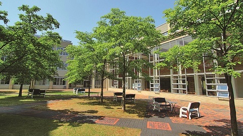 日本赤十字北海道看護大学 自然に囲まれたキャンパスと充実の最新設備