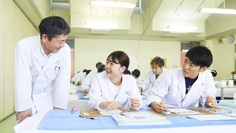 関西医療大学 東洋医学と西洋医学を双方向で学ぶカリキュラム