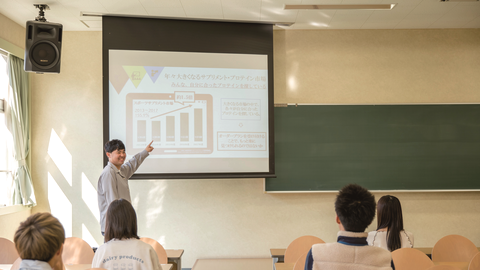 北海道情報大学 理系と文系の枠組みを超え、「情報」を中心にさまざまな専門分野を学べる大学だから理系でも文系でもＯＫ！