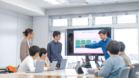 北海道情報大学 各学科とも現場を知る経験豊かな専任教員が多数在籍
