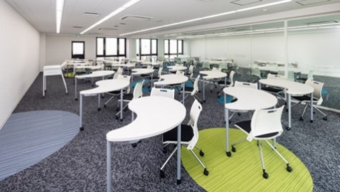 日本医療学院専門学校 最新設備の教室・実習室