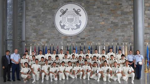 海上保安大学校 卒業後は４年間の集大成として練習船いつくしまで世界一周