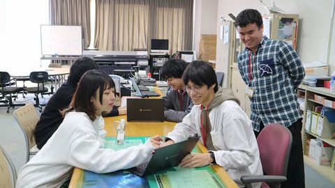 江戸川大学 全学生に最新型ノートパソコンを無償貸与