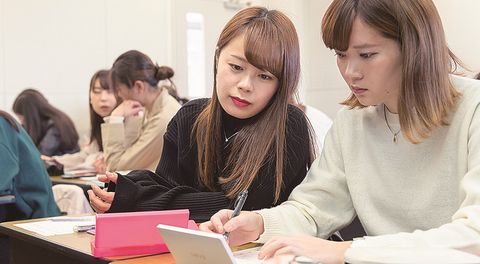 関西外国語大学短期大学部 積極的支援で、約半数が編入学を実現