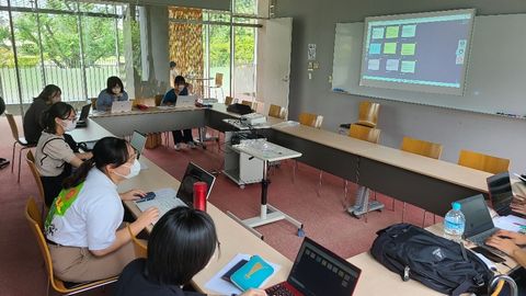相模女子大学 【子ども教育学科】ICTを活用した授業を考え、実践