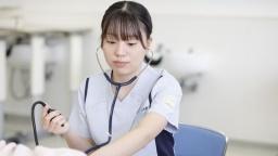 就職率99.7%。⼀⼈ひとりの未来のために、全員⾯談などきめ細かなキャリアサポートを実施（園田学園大学）