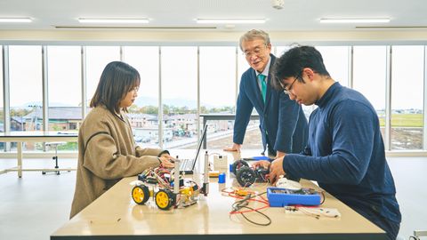 三条市立大学 カリキュラムが独創的である理由は、「実践力を身につけるため」