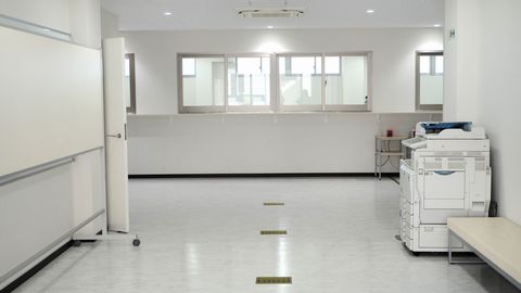 東京国際学園情報専門学校 白を基調とした明るい雰囲気の学校!
