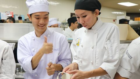 ヨコスカ調理製菓専門学校 ★2大海外研修制度★
