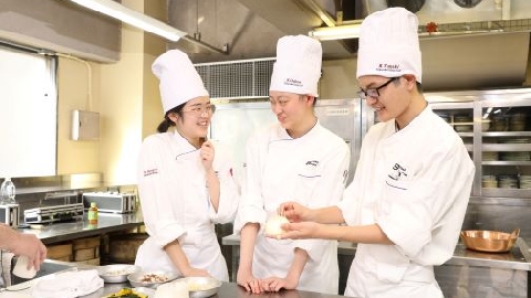 ヨコスカ調理製菓専門学校 ★横須賀のロケーション&環境★