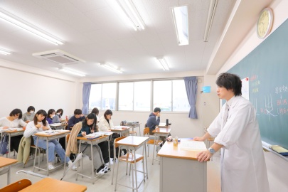 東日本医療専門学校 1年次から国家試験対策で徹底サポート!