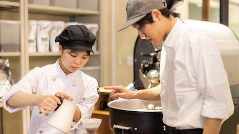 専門学校 福岡ビジョナリーアーツ 「学校=現場」という考えを大切にし、プロから学ぶ!