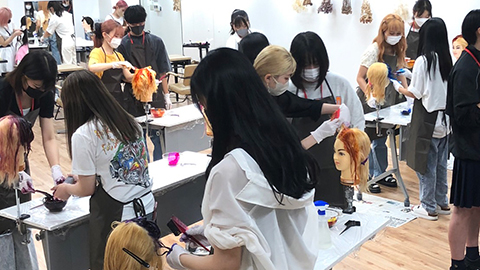 専門学校 富山ビューティーカレッジ 学生主体の企画イベント・教職員の丁寧な個別相談会