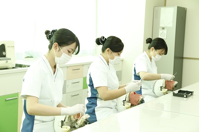 慈恵歯科医療ファッション専門学校 いち早く入試情報をGET! AO入試説明会
