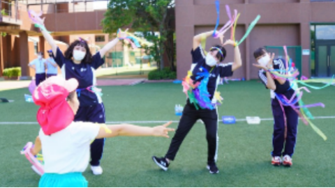 大阪国際大学短期大学部 地域の子育て応援イベント「わくわくランド」で保育者への夢に一歩近づく!