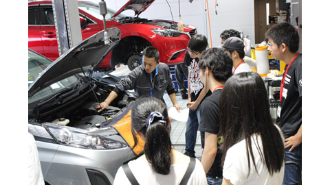 京都自動車専門学校 うれしいプレゼントや楽しい整備実習!特別イベントもある体験入学