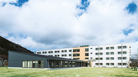 石巻専修大学 大学キャンパス内にある学生寮「石巻専修大学ユニバーシティハウス」