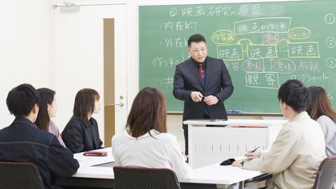 公立小松大学 通学にとても便利!「⼩松」駅から徒歩1分のキャンパスで学ぶ。