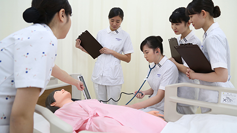 中部学院大学 │看護学科│ 少人数制ゼミによる丁寧な国家試験対策指導と就職支援