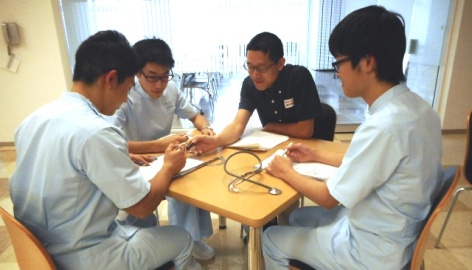 中部リハビリテーション専門学校 2,300名以上の卒業生のサポートにより、就職率100%!