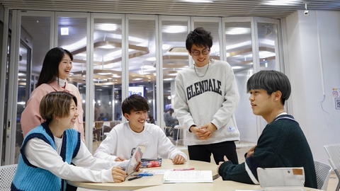 麗澤大学 「麗澤スタンダード」による、品格あるグローカル人材を育成します。