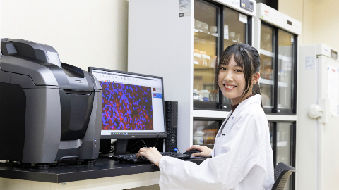 大阪バイオメディカル専門学校 ■大学の研究室にもめったにない機材がそろうバイオ学科・バイオ技術学科