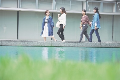 愛知医科大学 【充実の周辺環境】キャンパス内に便利なバスターミナルとホスピタリティ空間