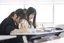 将来の可能性を広げる28種類の資格取得を目指せる（愛知みずほ短期大学）