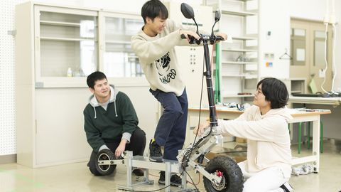 石川職業能力開発短期大学校 総合制作実習