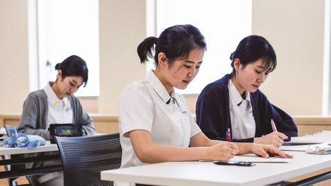 岐阜聖徳学園大学 看護師・保健師国家試験合格への個別意思尊重の指導方針