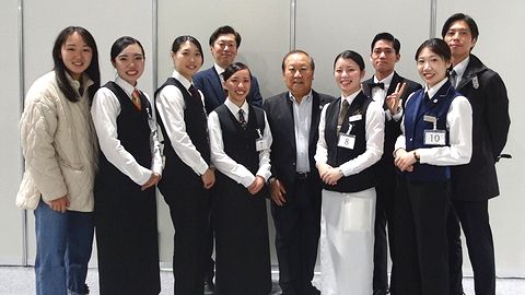 専門学校日本ホテルスクール 技能競技の全国大会「技能五輪」レストランサービス分野で在校生が敢闘賞、卒業生が金賞・敢闘賞を受賞