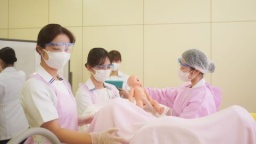 愛知県内の四年制大学では珍しく、助産師の受験資格の取得を目指すことができます！（一宮研伸大学）