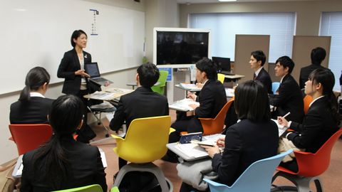 淑徳大学 多数の免許・資格取得講座を開催!全学部で44の資格取得を目指すことができます。