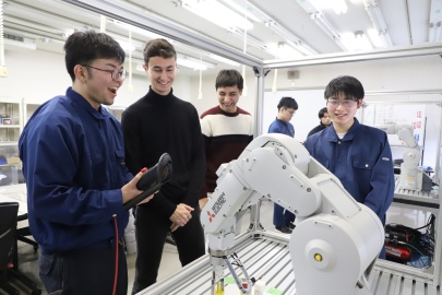京都職業能力開発短期大学校 機械&ロボット制御のコース