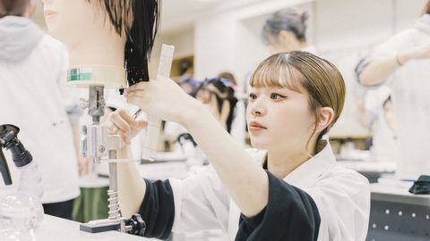 北海道美容専門学校 美容科　（インターナショナルカットコース・ブライダルコース）