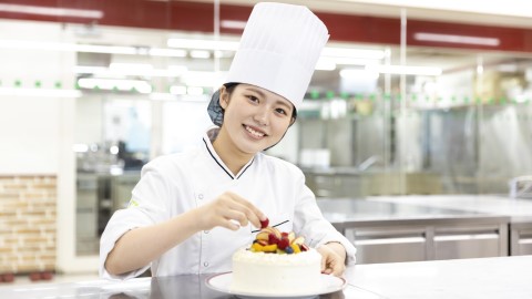 キャリナリー福岡ホテル・ウェディング＆製菓調理専門学校 最高のホスピタリティとおもてなしを学ぶ